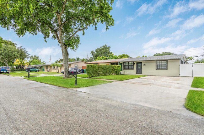 Foto del edificio - 5001 SW 92nd Terrace
