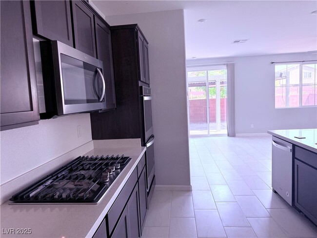 Foto del edificio - 3032 Misty Pine Ave.