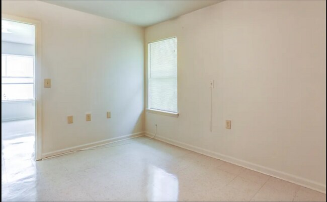 Building Photo - 12753 Plank Rd