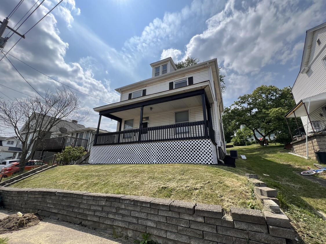 Primary Photo - 227 E Grant St
