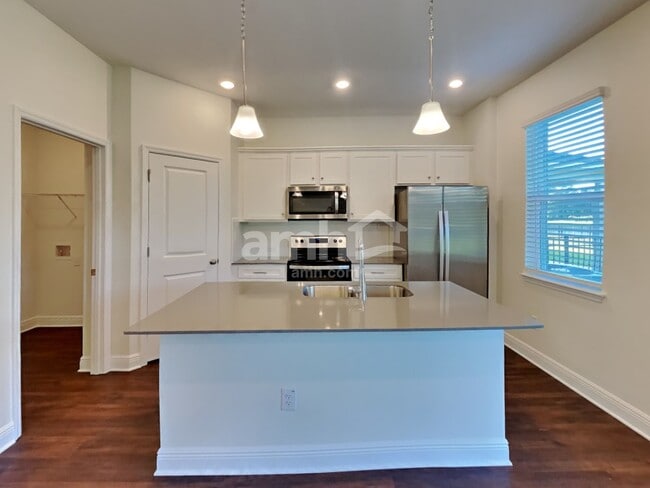 Foto del edificio - 27318 St Andrews Ave