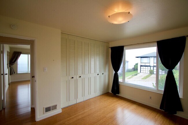 Building Photo - 342 Coral Ridge Dr