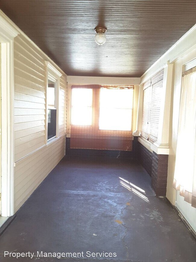 Building Photo - 2 br, 1 bath House - 1817 Marine Street