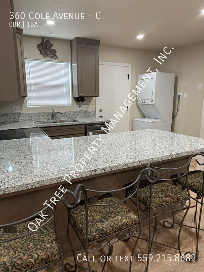 Foto del edificio - 360 Cole Ave