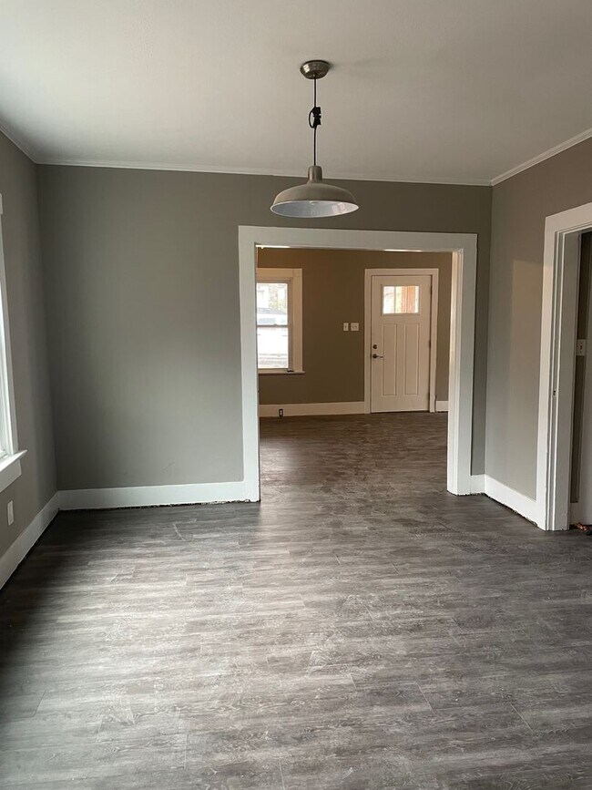 Building Photo - 312 Sumpter Ave