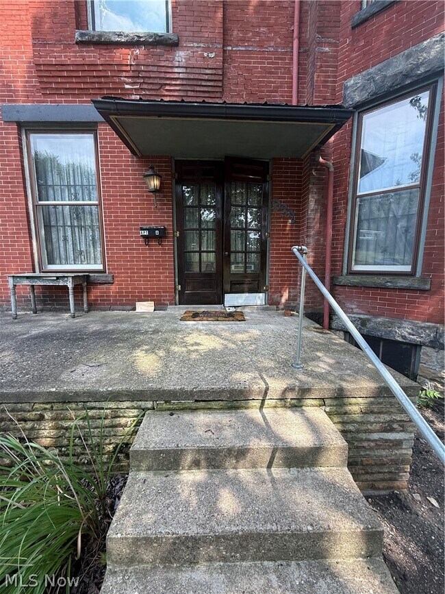 Foto del edificio - 932 Maple Ave