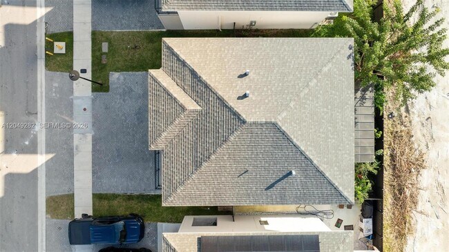 Foto del edificio - 275 NW 13th Pl