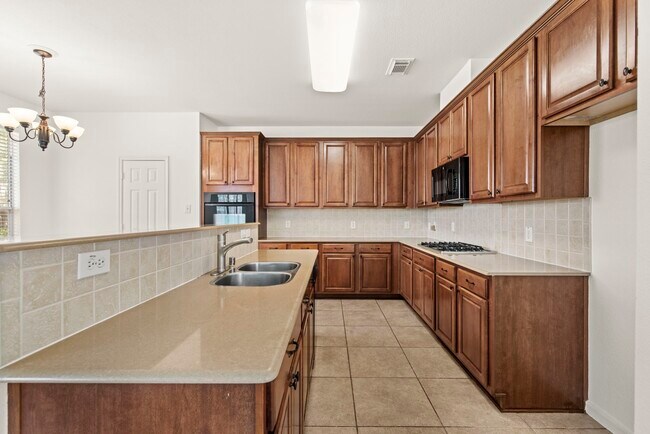 Building Photo - 21226 Springbrook Hollow Ct
