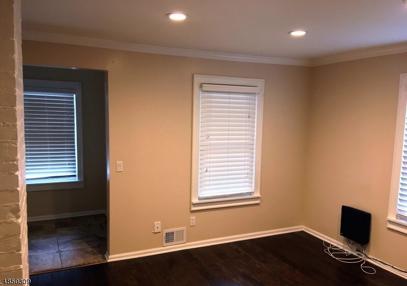 Foto principal - 193 Morris St