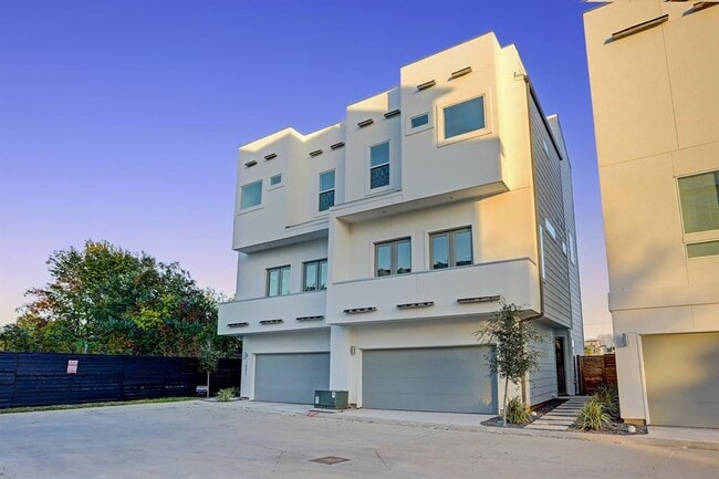 View of the Front - 1815 Elite Dr Townhome
