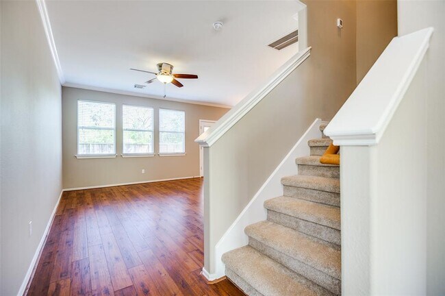 Building Photo - 105 Summer Haze Ct