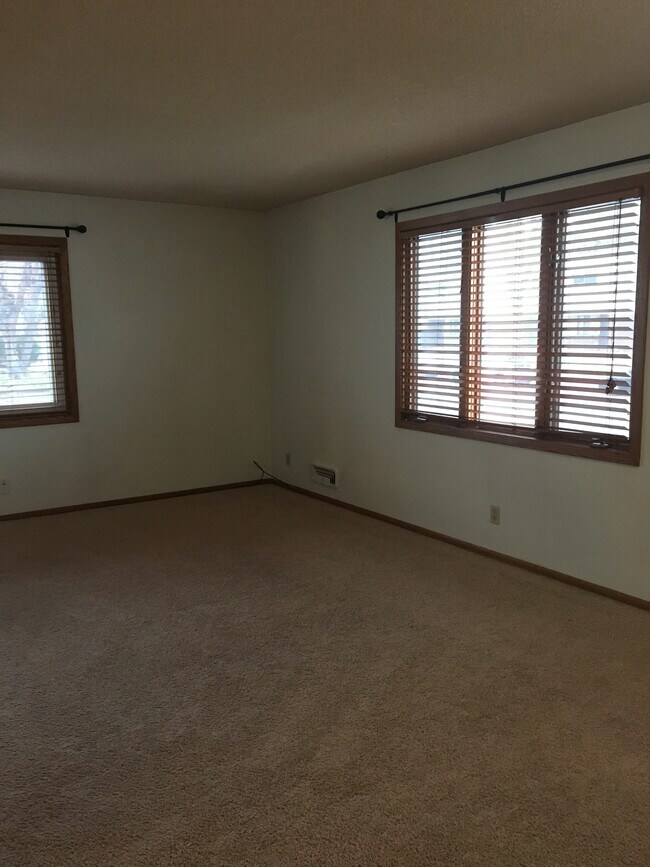 Sala de estar - 322 3rd Ave SE