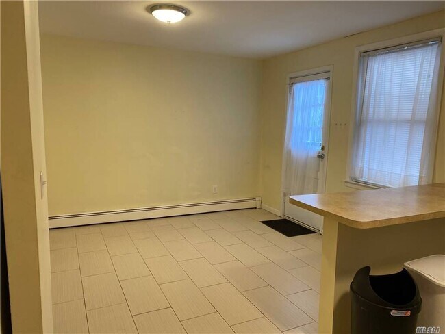Foto del edificio - 47-25 170th St