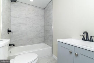 Building Photo - 505 Rand St