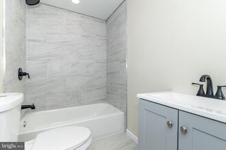 Building Photo - 505 Rand St