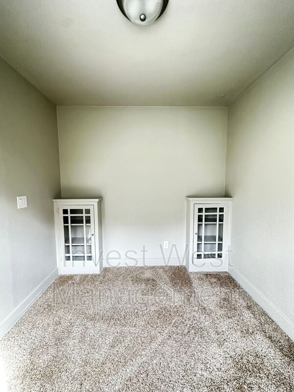 615 NE 6th Ave Unit 4, Camas, WA 98607 Condo for Rent in Camas, WA