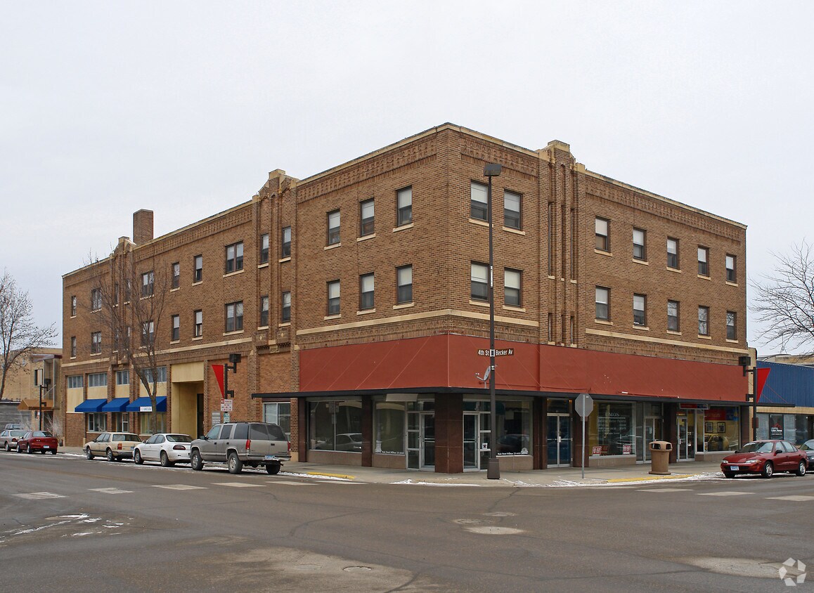 330 4th St SW, Willmar, MN 56201 Apartments at 330 4th St SW Willmar, MN