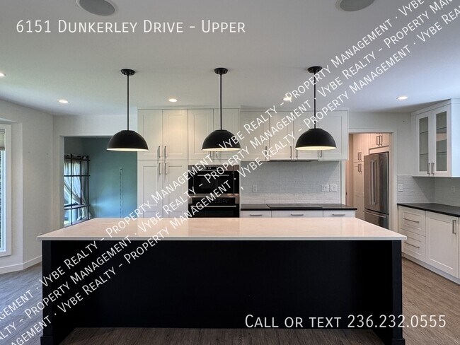 Building Photo - Spacious Upper Home on Sumas Mountain – Utilities & Internet Included!