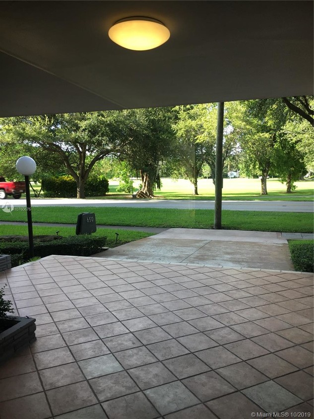 Primary Photo - 650 Coral Way