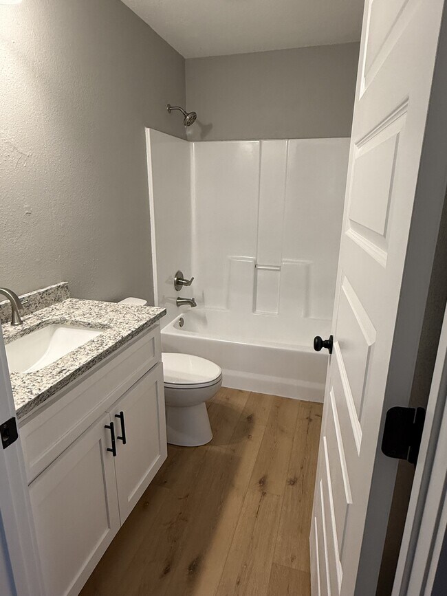 Foto del edificio - 1057 B E Olympia St