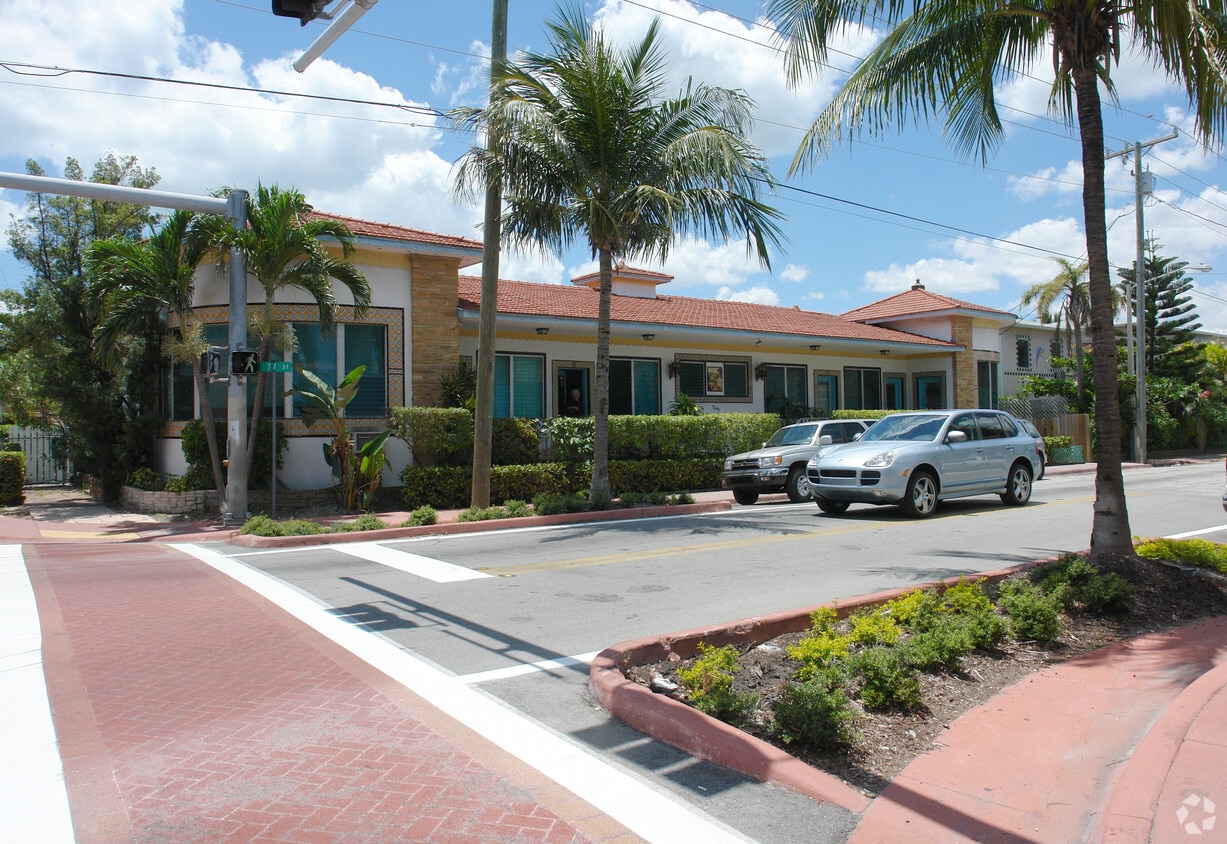 Building Photo - 7640 Harding Ave