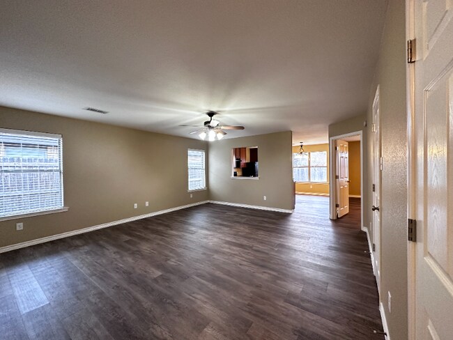 Foto del edificio - 5111 Graceland Dr