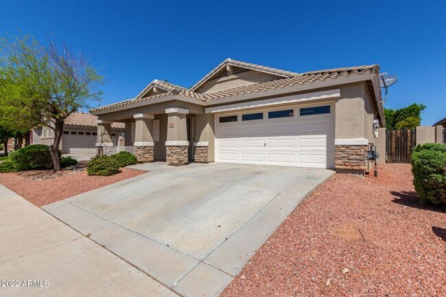 Building Photo - Gorgeous 4 Bedroom Home w/Energy Saving Solar