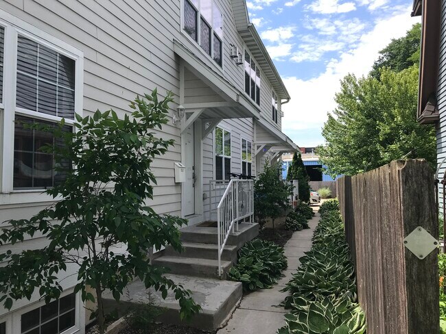 Edificio - 18 N Baldwin St