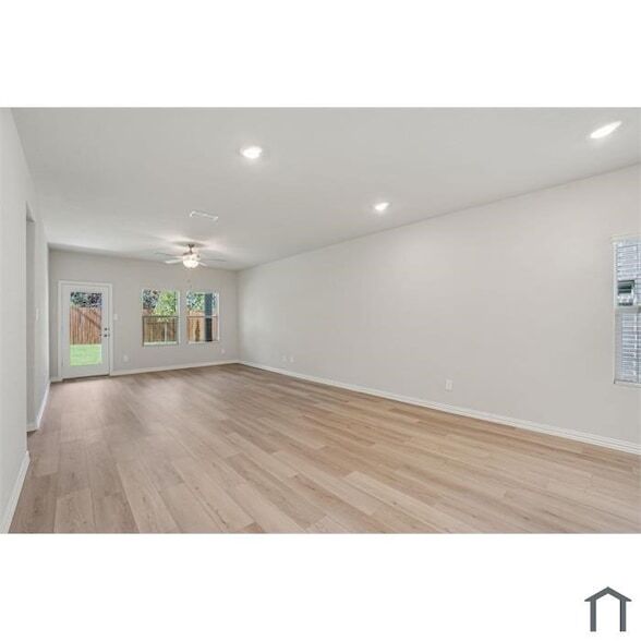 Building Photo - 6004 Alderton Dr