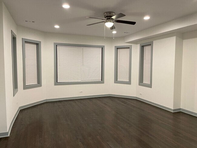 Habitación familiar Unidad 1 - 7953 S Essex Ave