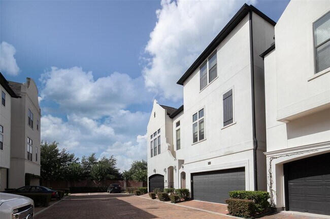 Foto del edificio - 9944 Woodwind Lane South