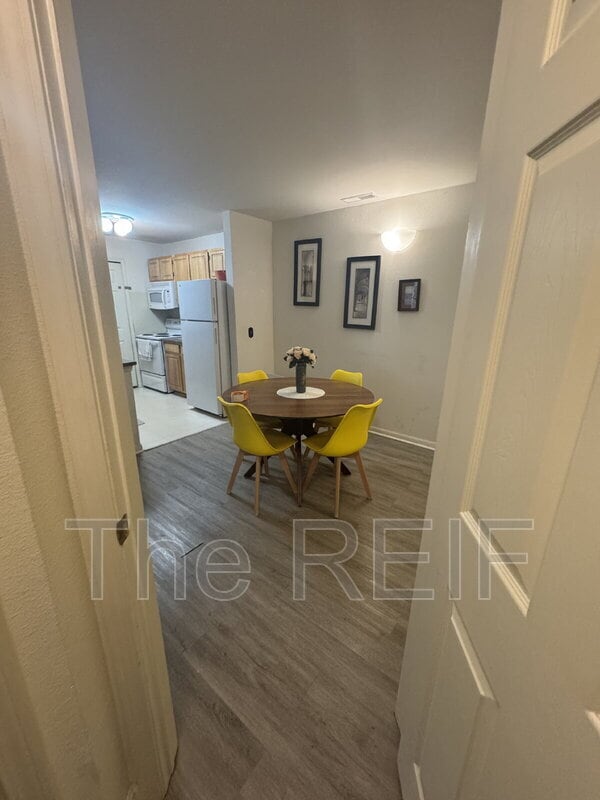 Building Photo - 15240 Silver Pkwy