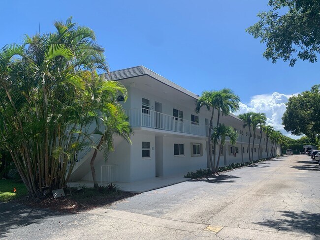 Building Photo - 207 Tropic Isle Dr