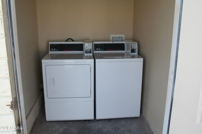 Foto del edificio - 8124 N 33rd Dr