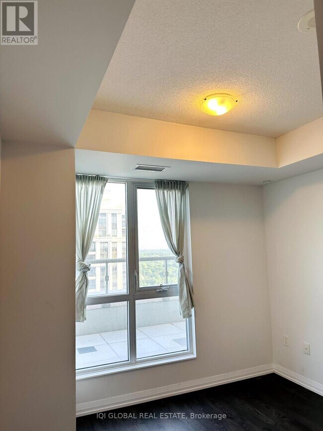 Photo du bâtiment - 9560-9560 Markham Rd