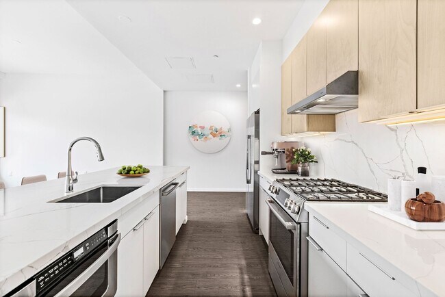 Building Photo - 143 Old River Rd