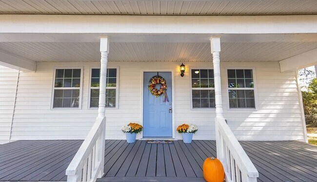 Foto del edificio - 6103 Hermitage Rd