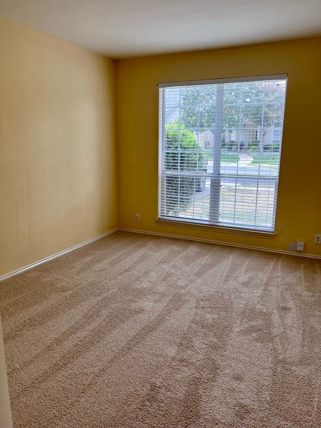 4 Bedroom/2.5 Bath Oakridge Pointe Subdivi... House Rental in San
