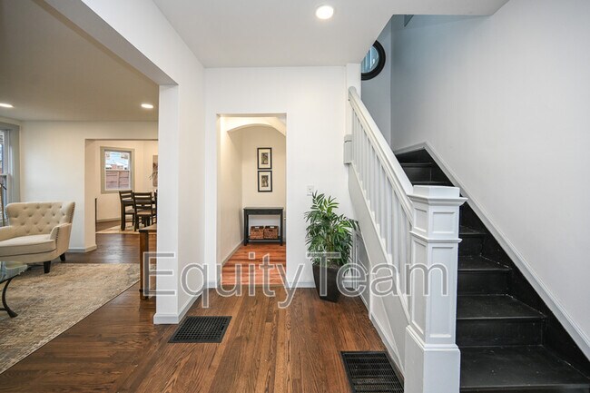 Building Photo - 6244 Red Bank Rd