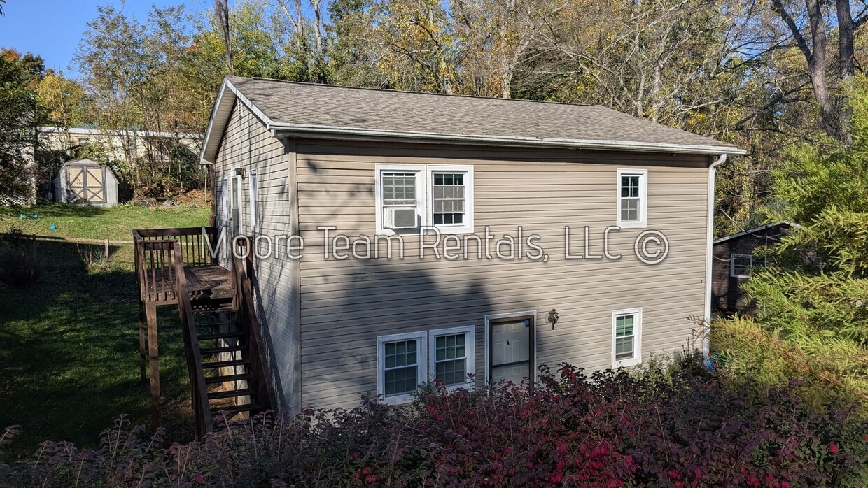 Foto principal - Cedar Hill Cir - Duplex