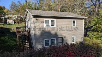 Building Photo - 2 Cedar Hill Cir