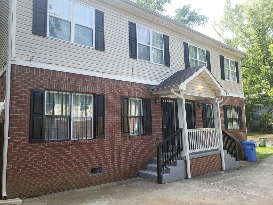Primary Photo - MUST HAVE FOUR BEDROOM SECTION 8 VOUCHER