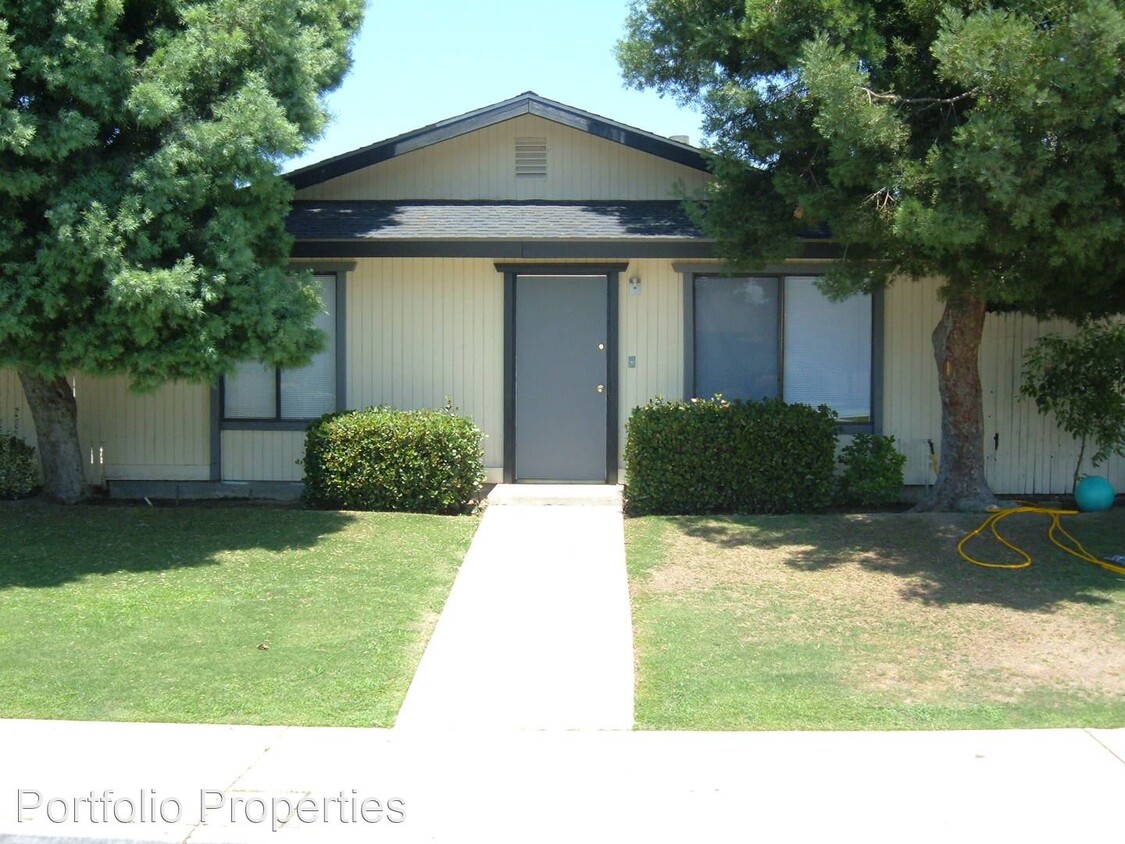 Primary Photo - 2820 N Half Moon Dr
