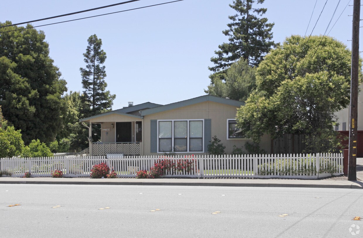 Foto del edificio - 2909-2911 Jefferson Ave