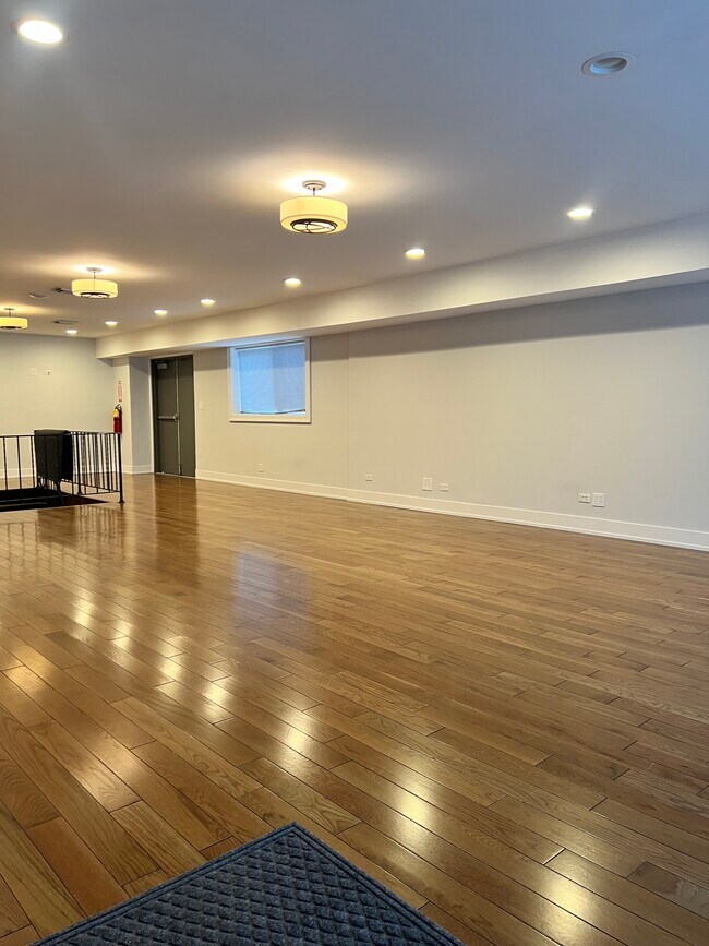 Foto del edificio - 3909 Howard St