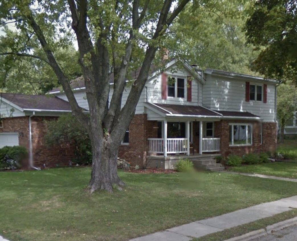 834 W Peck St, Whitewater, WI 53190 House Rental in Whitewater, WI