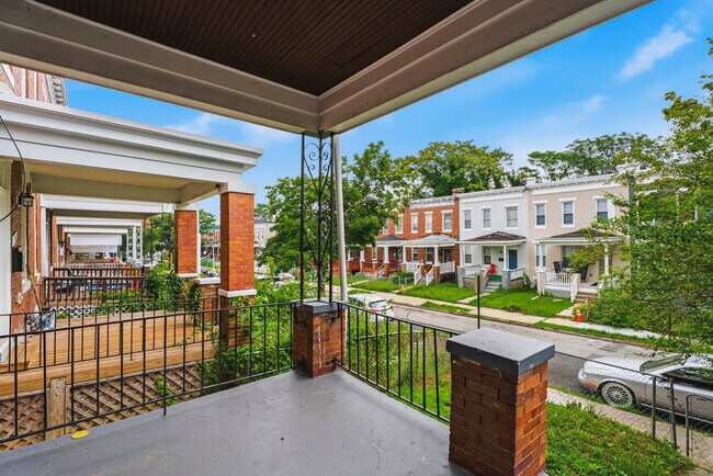 Building Photo - 730 Linnard St