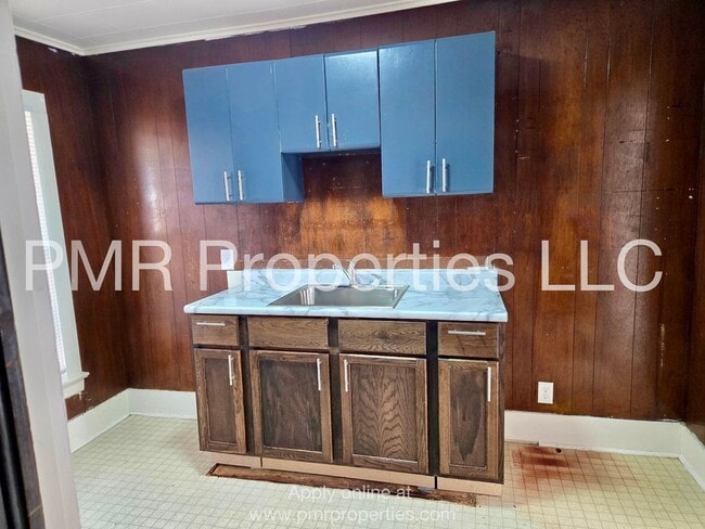 Foto del edificio - 2 Bedrooms / 1 Bathroom House