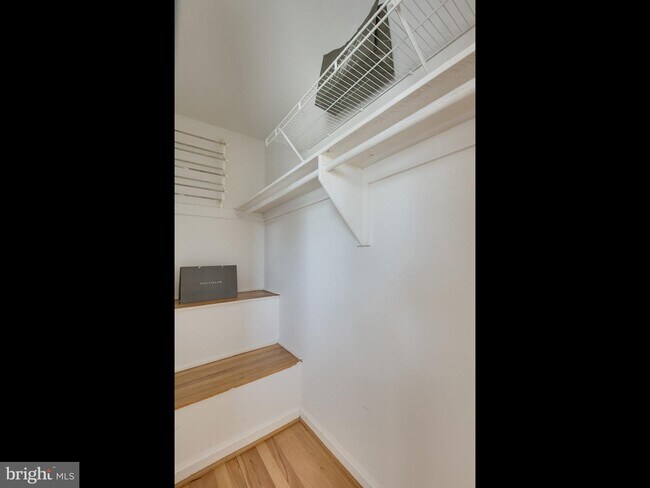 Foto del edificio - 6821 Radcliffe Dr