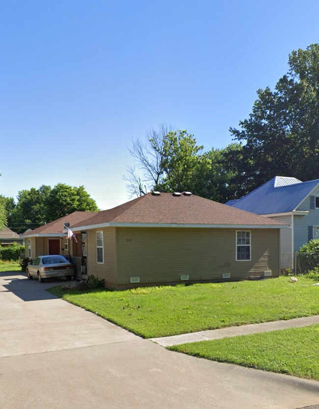 Foto del edificio - 935 W Poplar St